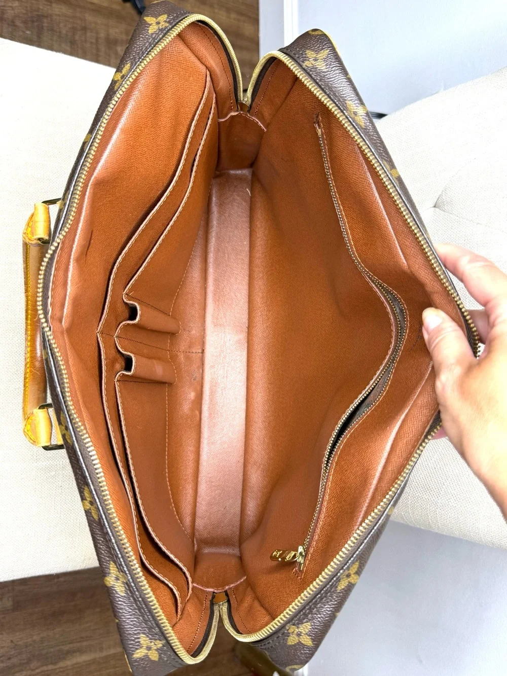 Authentic Louis Vuitton Porte Documents Voyage unisex bag M53361 brown LV